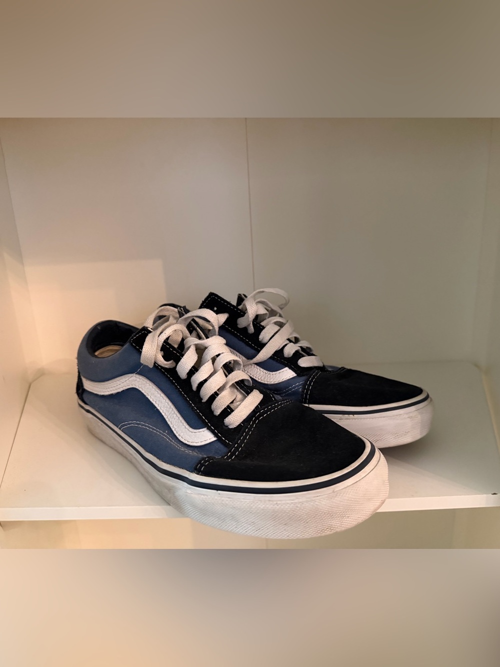 Vans Old School Low-Top Skate Sneakers - Navy/Blue w/ White Stripe. Size 7.5M/9W